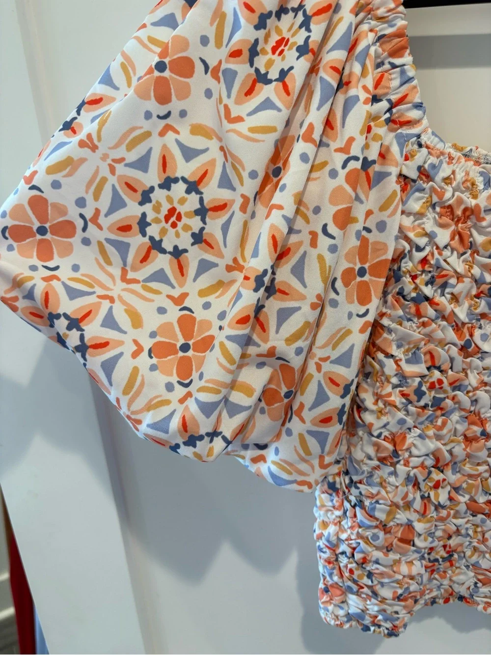 NWT Anthropologie Dolan smocked Smocked Puff-Sleeve Floral Crop Top
